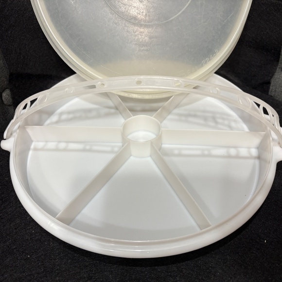 TUPPERWARE 6 Section Relish Veggie Tray #405 Clear Lid #224 & Carolier Handle - Picture 3 of 6